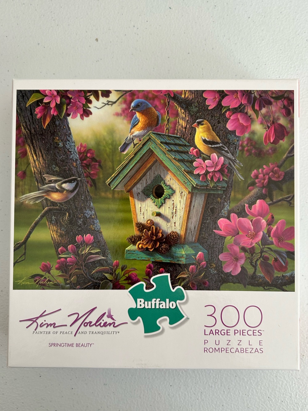 Buffalo 300-Piece Birdhouse & Floral Scene puzzle - New in box